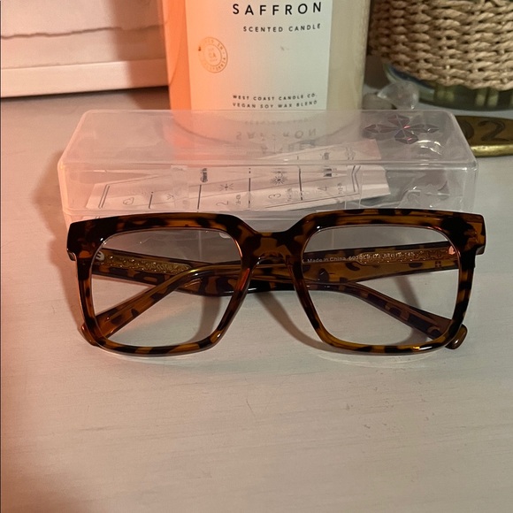 Amazon Tortoise Shell Glasses - Picture 1 of 3